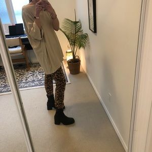 Beige weekday perfect tee.